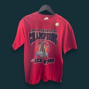 Vintage Detroit Red Wings Stanley Cup Champs T-Shirt